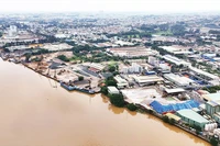 Bien Hoa 1 Industrial Park, located next to the Dong Nai River, poses a serious environmental risk. (Photo: nhandan.vn)