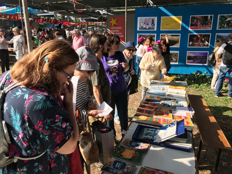 In pictures: Vietnamese delegation at Avante Festival ảnh 1