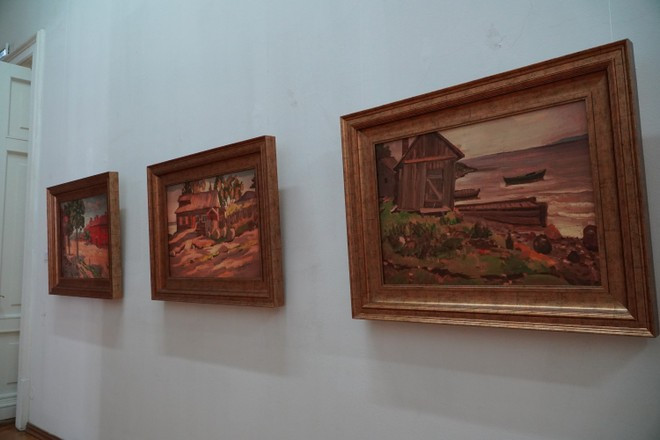 Works by renowned Vietnamese People’s Artist Ngo Manh Lan on display at the exhibition. (Photo: VNA) Works by renowned Vietnamese People’s Artist Ngo Manh Lan on display at the exhibition. (Photo: VNA)