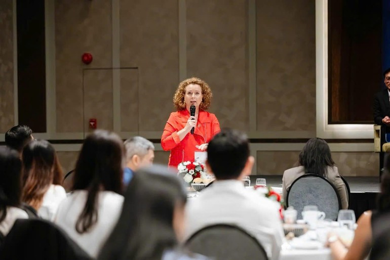 Delphine Rousselet, Executive Director of EuroCham Vietnam, speaks at the event. image-4.jpg