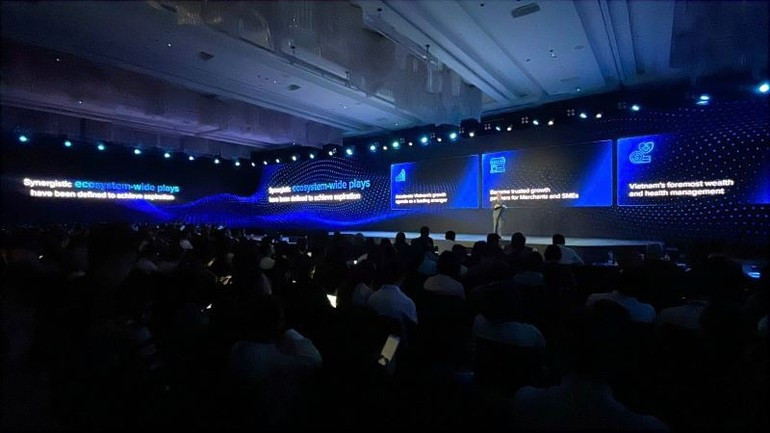 The event focused on investment and financial issues around the theme “A New Viet Nam: From vision to value” aiming to explore current opportunities and Viet Nam’s development prospects in the digital age. k.jpg