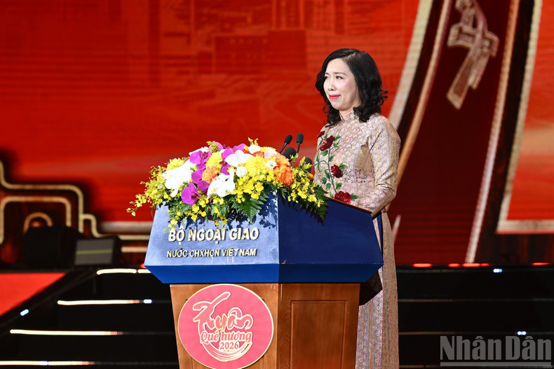 Deputy Minister of Foreign Affairs Le Thi Thu Hang delivers remarks at the programme.