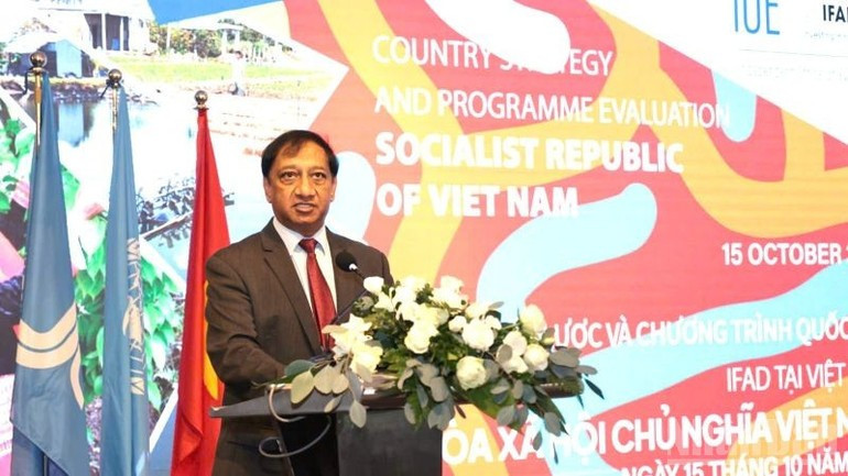 Dr Indran A. Naidoo, Director of the Independent Office of Evaluation at IFAD, delivers his remarks at the event. image-1-1353.jpg