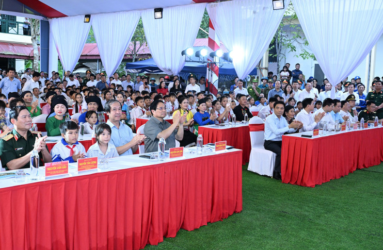 Prime Minister Pham Minh Chinh and delegates attend the event. image-3.jpg