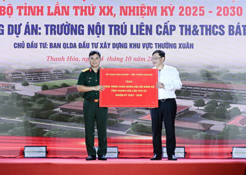 The Viettel Military Industry and Telecoms Group makes a donation to support the construction of Bat Mot Boarding School for Primary and Lower Secondary Students. image-10.jpg