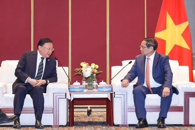 Prime Minister Pham Minh Chinh and Chairman of the China Communications Construction Company (CCCC) Wang Tongzhou at their meeting on June 24, 2025. (Photo: VNA) Prime Minister Pham Minh Chinh and Chairman of the China Communications Construction Company (CCCC) Wang Tongzhou at their meeting on June 24, 2025. (Photo: VNA)