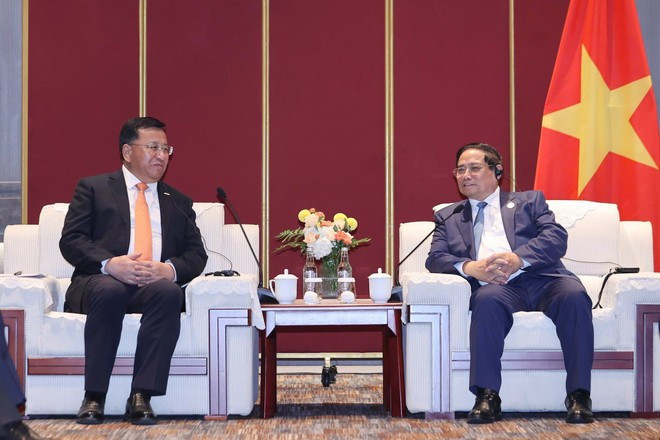 Prime Minister Pham Minh Chinh meets with Dai Hegen, Chairman of China Railway Construction Corporation (CRCC). (Photo: VNA) Prime Minister Pham Minh Chinh meets with Dai Hegen, Chairman of China Railway Construction Corporation (CRCC). (Photo: VNA)