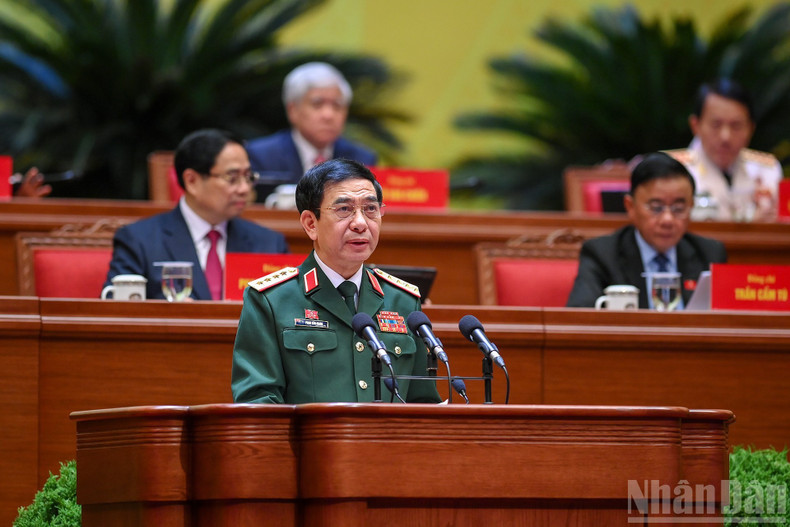 General Phan Van Giang, Politburo member, deputy secretary of the Central Military Commission, and minister of National Defence, delivers a keynote speech at the Congress.
