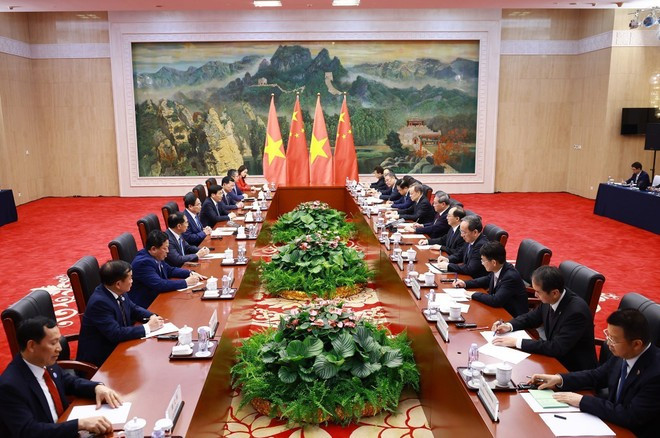 The talks between Prime Minister Pham Minh Chinh and Chinese Premier Li Qiang in Tianjin on June 24 (Photo: VNA) The talks between Prime Minister Pham Minh Chinh and Chinese Premier Li Qiang in Tianjin on June 24 (Photo: VNA)