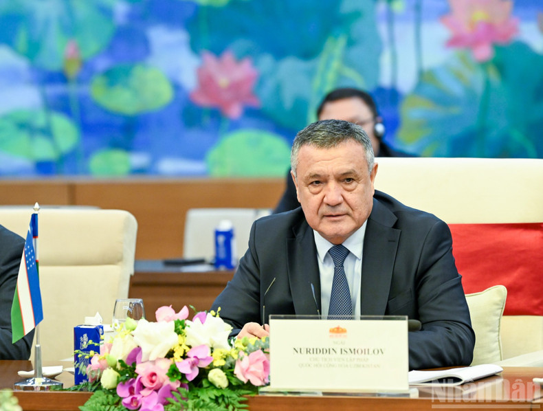 Speaker of the Legislative Chamber of the Oliy Majlis (Lower house) of Uzbekistan Nuriddin Ismoilov delivers remarks at the meeting. (Photo: DUY LINH) image-8.jpg