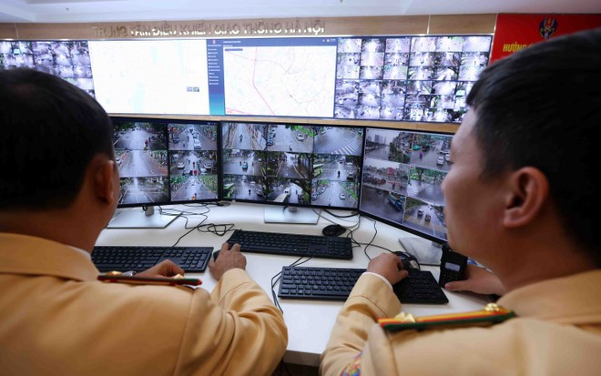 Surveillance cameras have been installed at nearly 200 intersections across Hanoi. (Photo: VNA)