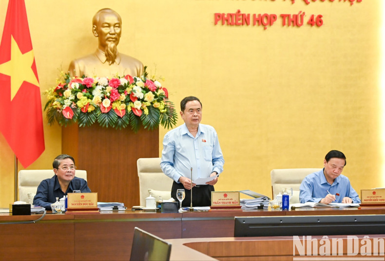 In his opening address, NA Chairman Tran Thanh Man outlines the key issues for discussion during the session. 4-4223-5857.jpg