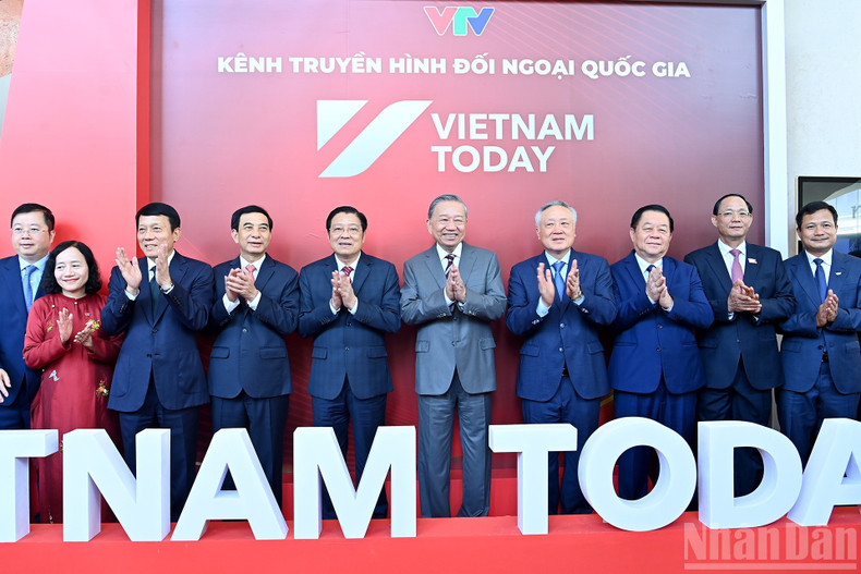 Party General Secretary To Lam with Party and State leaders and delegates at the ceremony. image-11.jpg