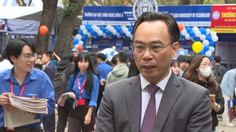 Deputy Minister of Education and Training Hoang Minh Son. avatar-of-video-591144-8292-8429-6962-4734.jpg