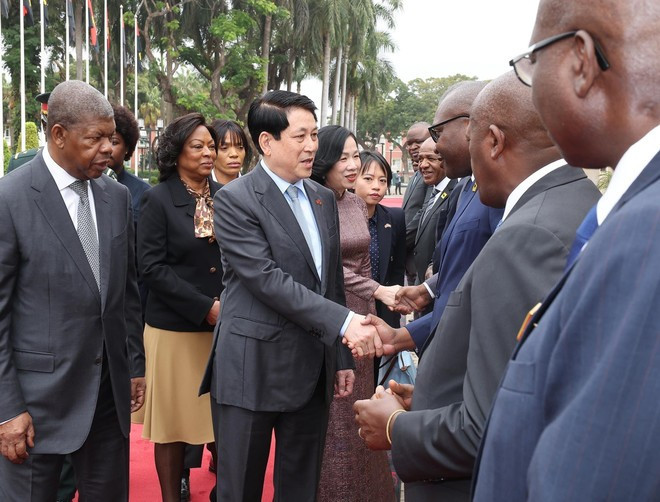 At the farewell ceremony for Vietnamese State President Luong Cuong and his entourage (Photo: VNA) At the farewell ceremony for Vietnamese State President Luong Cuong and his entourage (Photo: VNA)