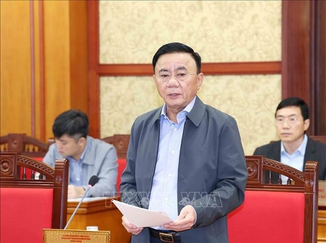Politburo member and Permanent Member of the Party Central Committee&apos;s Secretariat Tran Cam Tu speaks at the meeting. (Photo: VNA)