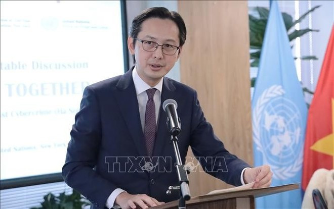 Ambassador Do Hung Viet, Permanent Representative of Viet Nam to the UN addressing the ceremony (Photo: VNA)