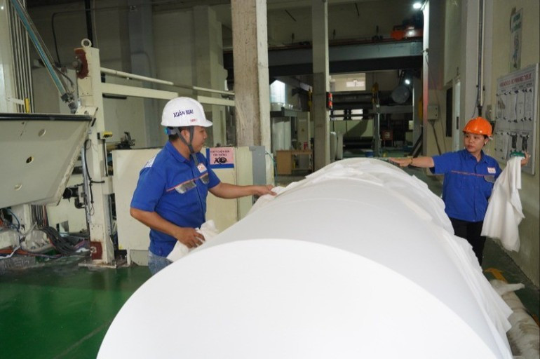 Cleaner production processes reduce emissions at Xuan Mai Paper Co., Ltd., Hiep Phuoc Industrial Park. (Photo: THE ANH) anh-1-netzero-6688.jpg
