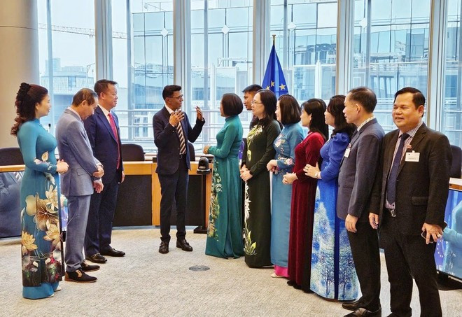 National Assembly Vice Chairwoman Nguyen Thi Thanh speaks to European Parliament (EP) Vice-President Younous Omarjee (Photo: daibieunhandan.vn) National Assembly Vice Chairwoman Nguyen Thi Thanh speaks to European Parliament (EP) Vice-President Younous Omarjee (Photo: daibieunhandan.vn)