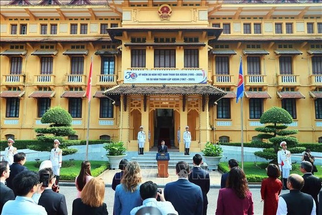 Permanent Deputy Minister of Foreign Affairs Nguyen Minh Vu speaks at the ceremony. (Photo: VNA) Permanent Deputy Minister of Foreign Affairs Nguyen Minh Vu speaks at the ceremony. (Photo: VNA)
