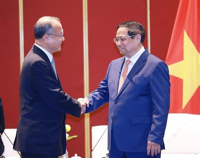 Prime Minister Pham Minh Chinh and Jonathan Choi, Chairman of the Hong Kong-based Sunwah Group, at the meeting on June 24, 2025. (Photo: VNA) Prime Minister Pham Minh Chinh and Jonathan Choi, Chairman of the Hong Kong-based Sunwah Group, at the meeting on June 24, 2025. (Photo: VNA)