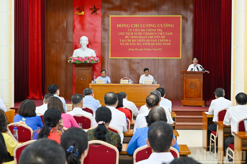 An overview of the thematic meeting of the Quang Chinh 6 Hamlet Party Cell, Quang Ha Commune, Quang Ninh Province. 09.jpg