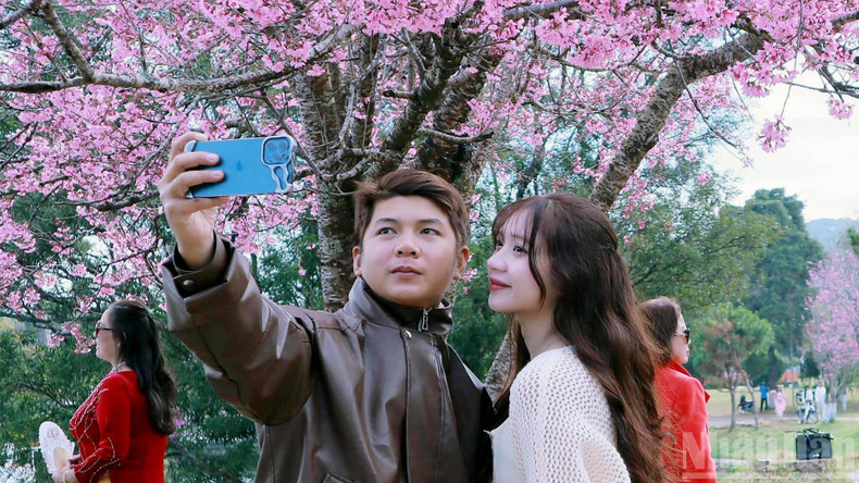 That sense of spring lies not only in the scenery, but also in the very breath of earth and sky, slowing travellers’ steps so they may fully savour the spellbinding moment of seasonal transition.