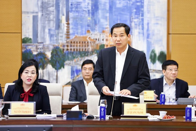 General Secretary of the NA and Chairman of the NA Office Le Quang Manh speaks at the meeting. (Photo: VNA)