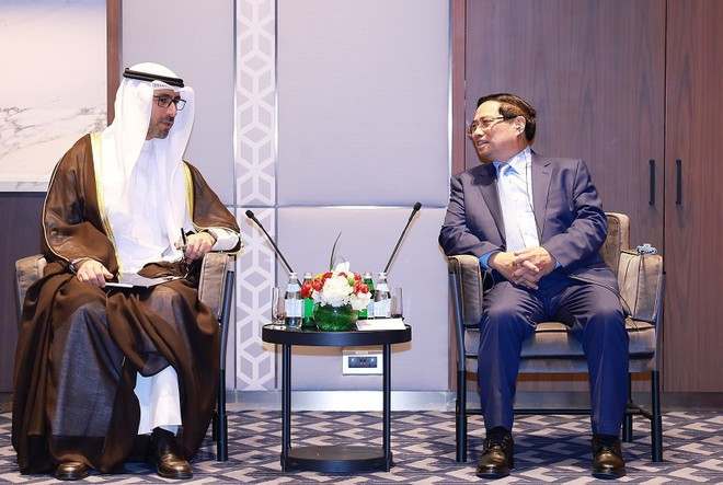 Prime Minister Pham Minh Chinh meets with Shaikh Nawaf S. Al-Sabah, Chief Executive Officer of Kuwait Petroleum Corporation (KPC). (Photo: VNA)