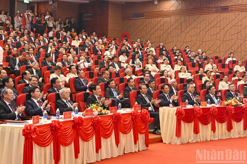 President Luong Cuong and delegates at the first congress of the Phu Tho Provincial Party Organisation. President Luong Cuong and delegates at the first congress of the Phu Tho Provincial Party Organisation.