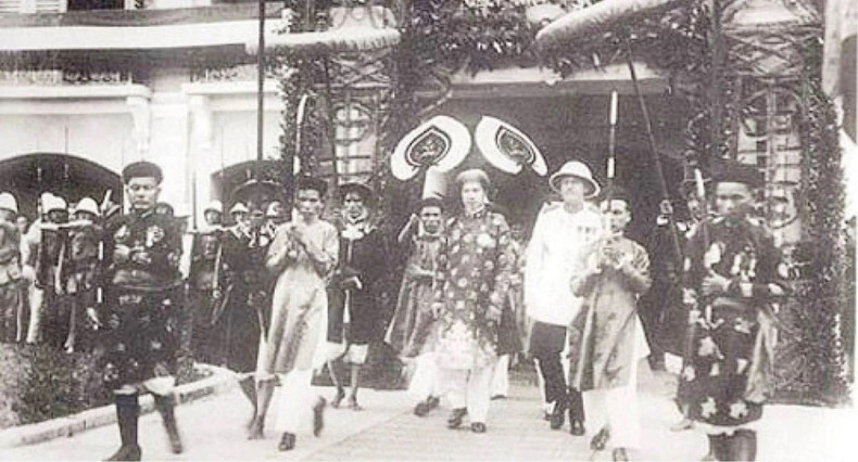Emperor Bao Dai, the last monarch of the feudal regime that had existed for thousands of years in Viet Nam, abdicated on the afternoon of August 30, 1945, opening a new chapter in the nation’s history. (File photo/VOV) image-11.jpg