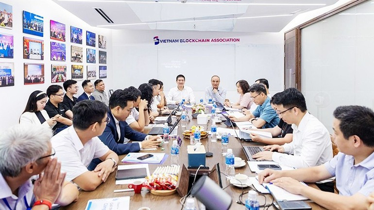 The Viet Nam Blockchain Association contributes opinions on digital assets to the National Assembly’s Committee on Science, Technology and Environment. image-3-4423.jpg
