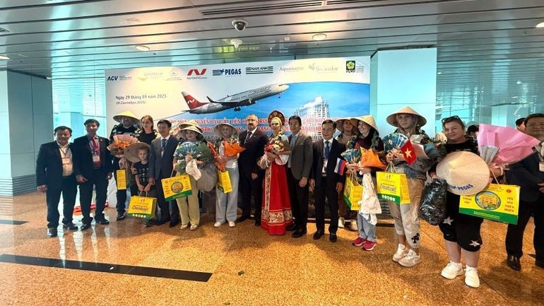 Gifts presented to the first 20 passengers on Nordwind Airlines’ flight RA73850. image-5.jpg