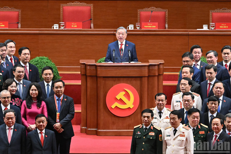 Party General Secretary To Lam delivers remarks on behalf of the 14th Party Central Committee.