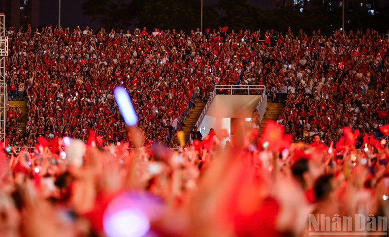 A sea of red filled My Dinh Stadium during the national "Homeland in Our Hearts" concert. 2.jpg