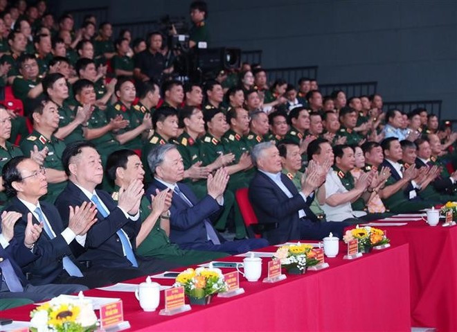 Party General Secretary To Lam (front row, 4th from left), who also is also Secretary of the Central Military Commission, attends the event. (Photo: VNA) Party General Secretary To Lam (front row, 4th from left), who also is also Secretary of the Central Military Commission, attends the event. (Photo: VNA)
