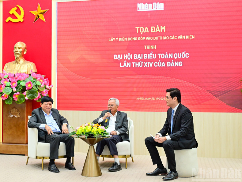 At the “New Approaches to Collecting Public Feedback on the Draft Documents of the 14th National Party Congress” seminar, Professor Dr Ta Ngoc Tan, Permanent Vice Chairman of the Central Theoretical Council, and Associate Professor Dr Nguyen The Ky, Vice Chairman of the Council, shared many important insights.