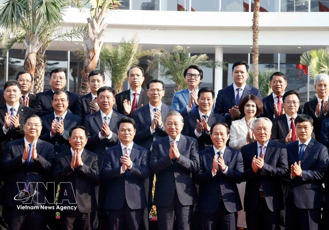 Party General Secretary To Lam and delegates. (Photo: VNA)