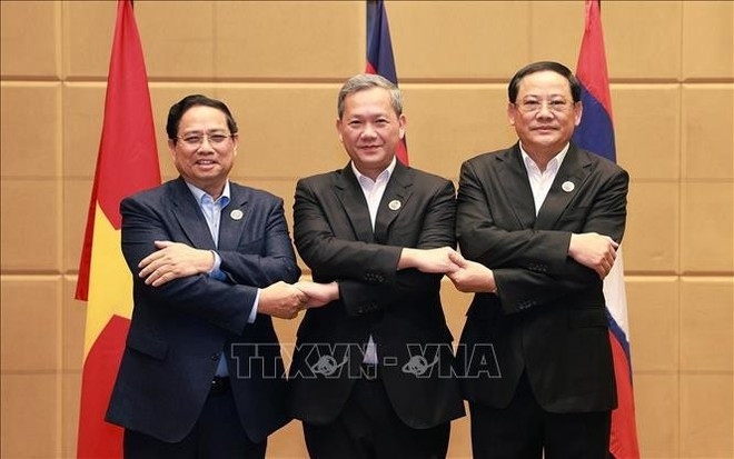 Vietnamese Prime Minister Pham Minh Chinh (left) and his Cambodian and Lao counterparts Hun Manet and Sonexay Siphandone in Kuala Lumpur, Malaysia, on October 27, 2025. (Photo: VNA) Vietnamese Prime Minister Pham Minh Chinh (left) and his Cambodian and Lao counterparts Hun Manet and Sonexay Siphandone in Kuala Lumpur, Malaysia, on October 27, 2025. (Photo: VNA)