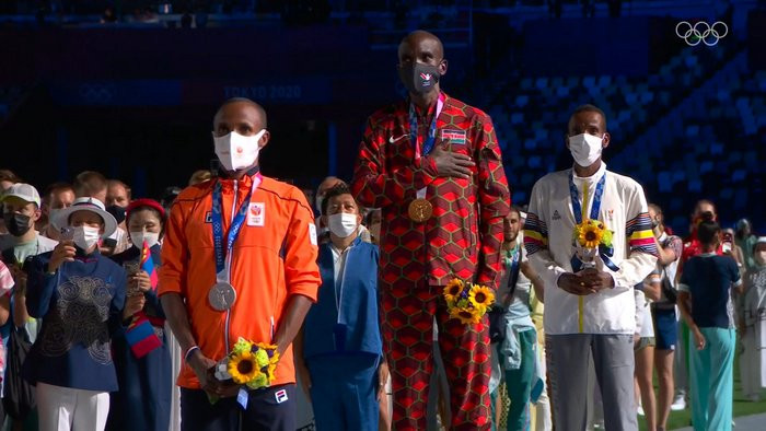 Fireworks illuminate Tokyo as Japan take its Olympic bow ảnh 17 Fireworks illuminate Tokyo as Japan take its Olympic bow ảnh 17