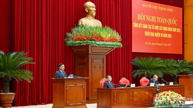 Tran Cam Tu, Politburo member and Permanent Member of the Party Central Committee’s Secretariat delivered a speech directing the conference.