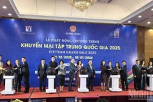Delegates perform the launch ceremony of Vietnam Grand Sale 2025. (Photo: KIM DUNG)