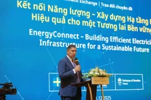 Ambassador of Sweden to Viet Nam Johan Ndisi speaks at the event.