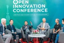 Experts are participating in a panel discussion on open innovation in the semiconductor industry in emerging markets.