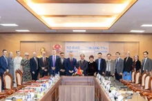 Signing ceremony between leading Australian universities and the Department of International Cooperation, Ministry of Education and Training of Viet Nam, under Project 89 on enhancing the capacity of academic staff and managers at higher education institutions. (Photo: The Australian Embassy in Viet Nam)