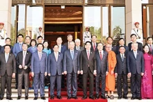 Party and State leaders and delegates at the 10th session of the 15th National Assembly. (Photo: DUY LINH)
