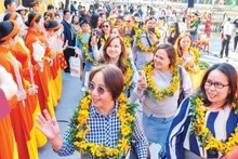 Da Nang City welcomed the first group of foreign visitors to tour the Hoi An Ancient Town in early 2026.