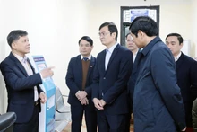 The National Election Council delegation conducts on-site checks in Viet Tri ward, Phu Tho province, on January 6. (Photo: VNA)