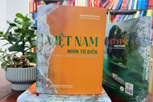 The bilingual Vietnamese-English book “Viet Nam as Viewed from the Sea” has just been published by the Truth National Political Publishing House.