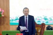 Party General Secretary To Lam speaks at the working session (Photo: VNA)